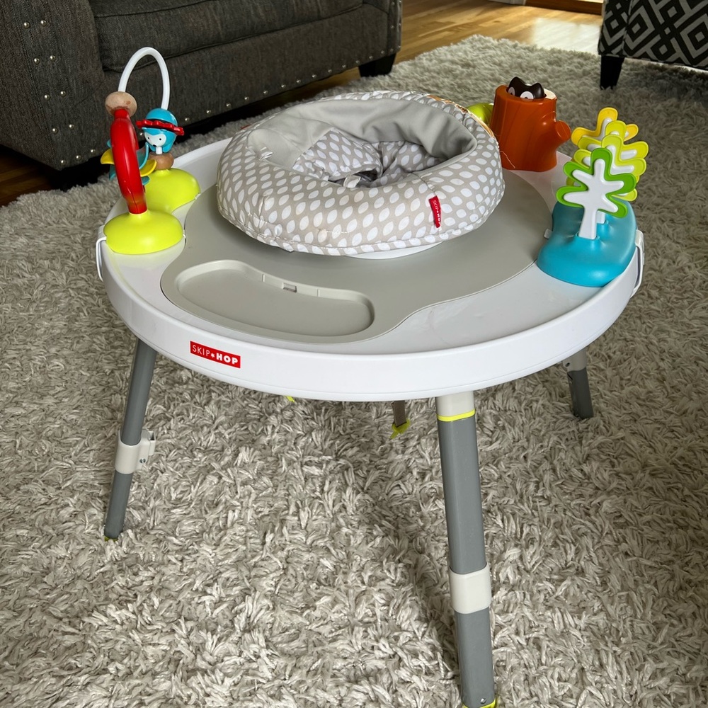 Skip hop baby activity center